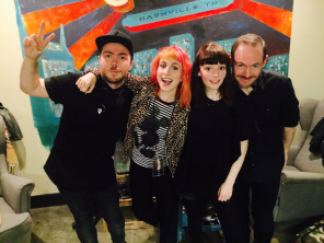 Hayley_With_Chvrches_4